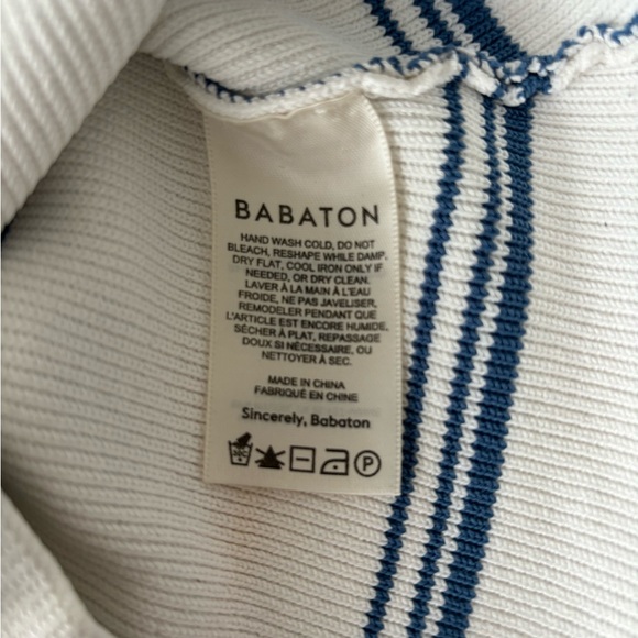 Aritzia Babaton Semi Cropped Blouse - Picture 3 of 4